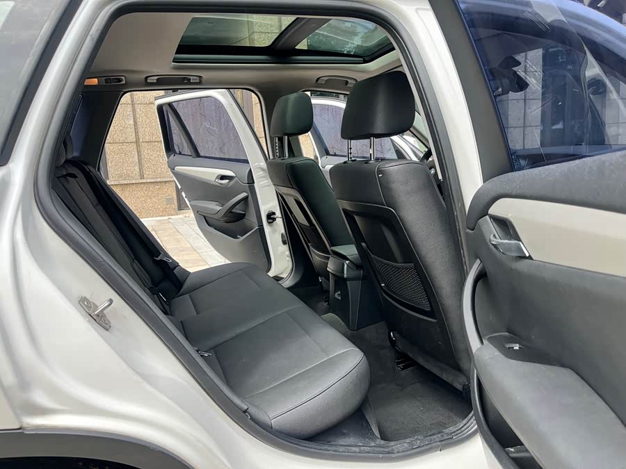 BMW X1 (Imported) 2013 car image #13