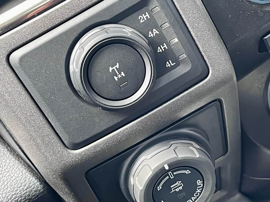 Ford F-150 Raptor 2018 car image #13