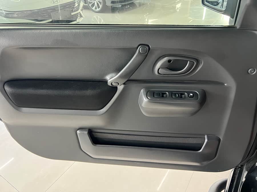 Suzuki Jimny (Imported) 2015 صورة سيارة #13