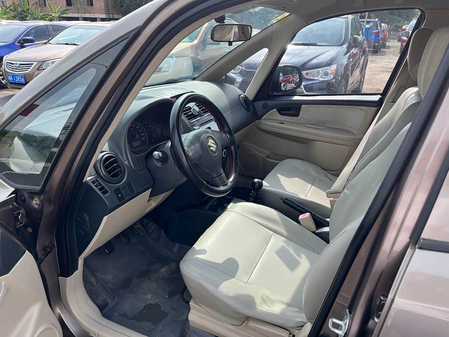 Suzuki SX4 Sedan 2013 imagem de carro #13