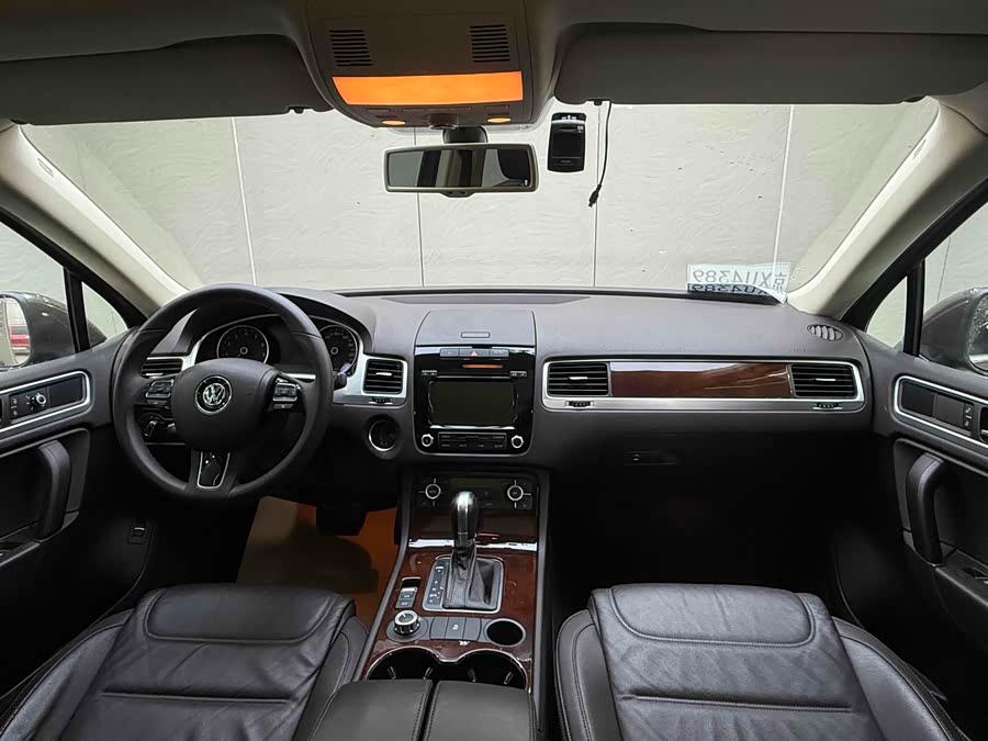 Volkswagen Touareg 2014 car image #13