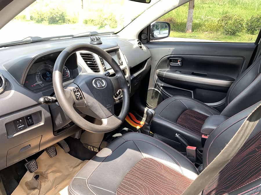 Great Wall M4 2012 صورة سيارة #13