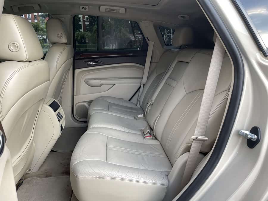 2011 car image #13
