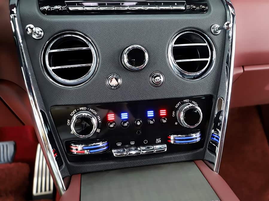 Rolls-Royce Cullinan 2021 car image #13