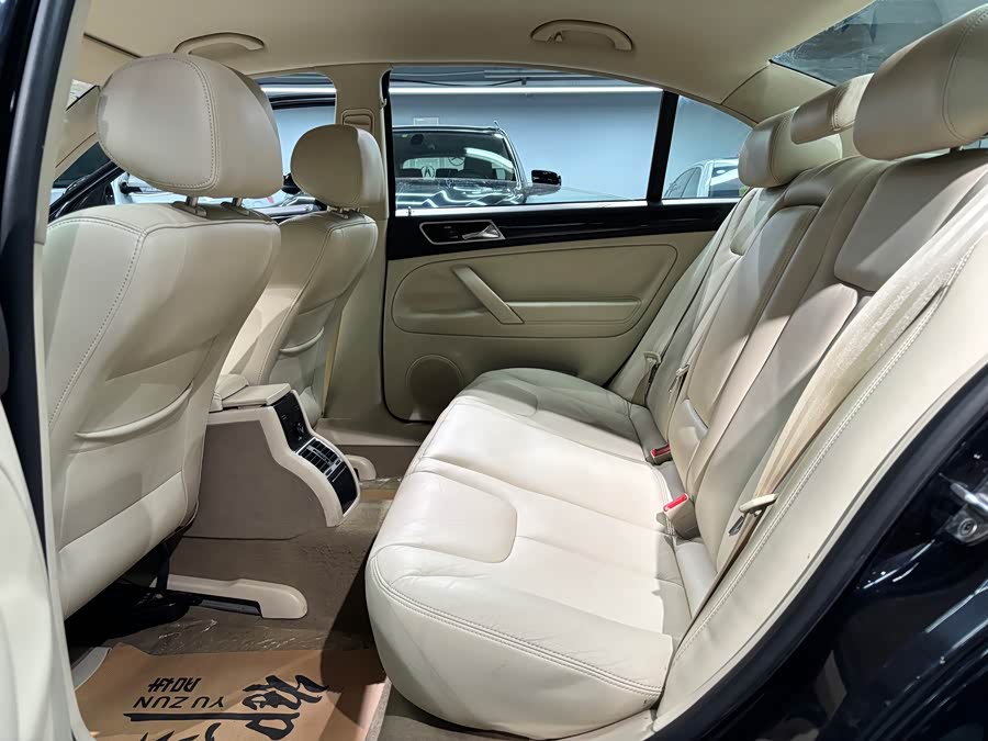 Volkswagen Passat Lingyu 2010 car image #13