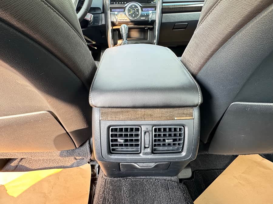 Toyota Reiz 2014 immagine di auto #13