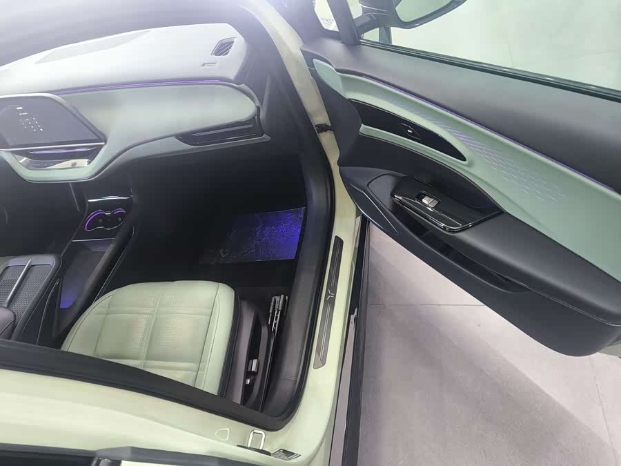 HongQi EH7 2024 #13 HongQi EH7 2024 car image #13