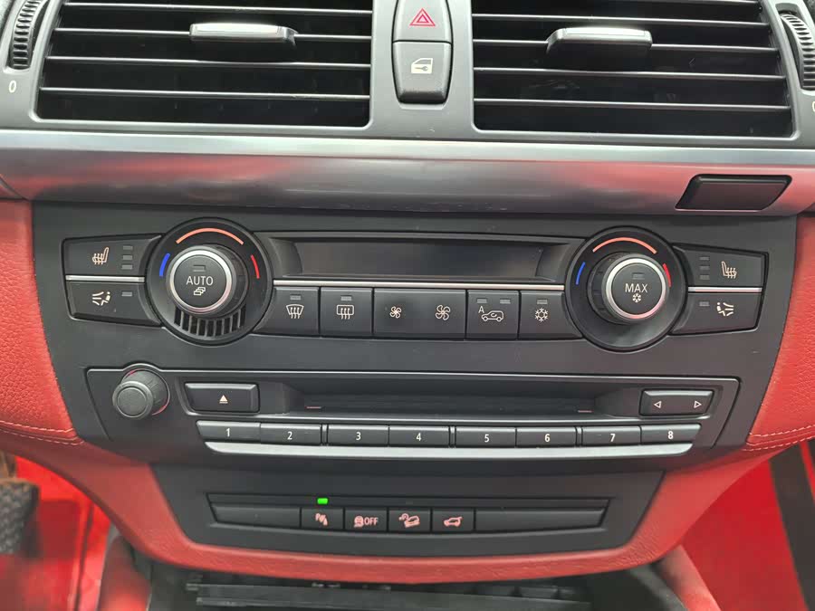 BMW X6 M 2014 car image #13