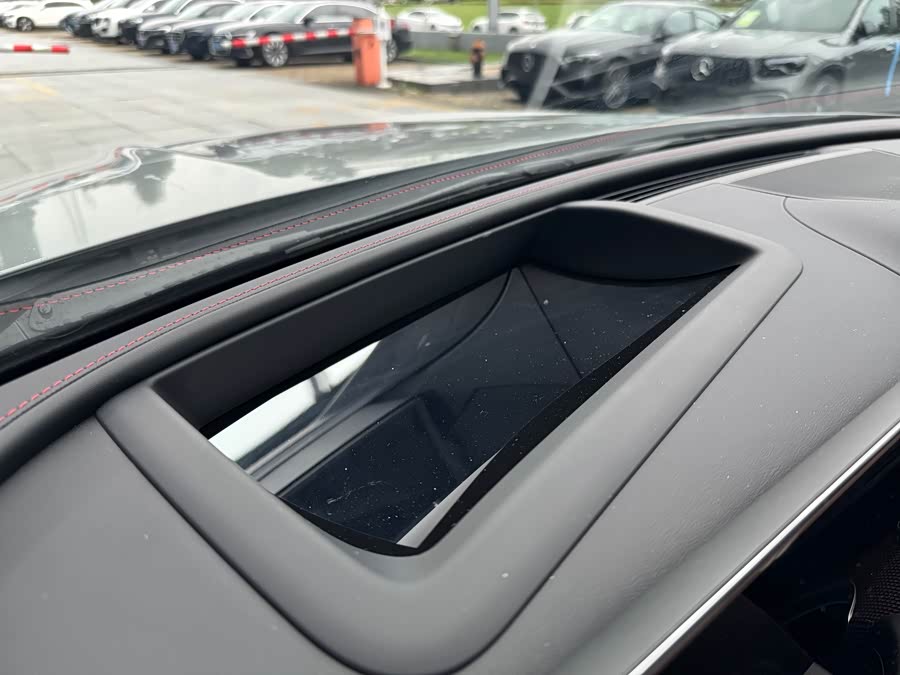 Mercedes-Benz C AMG New Energy 2024 изображение автомобиля #13