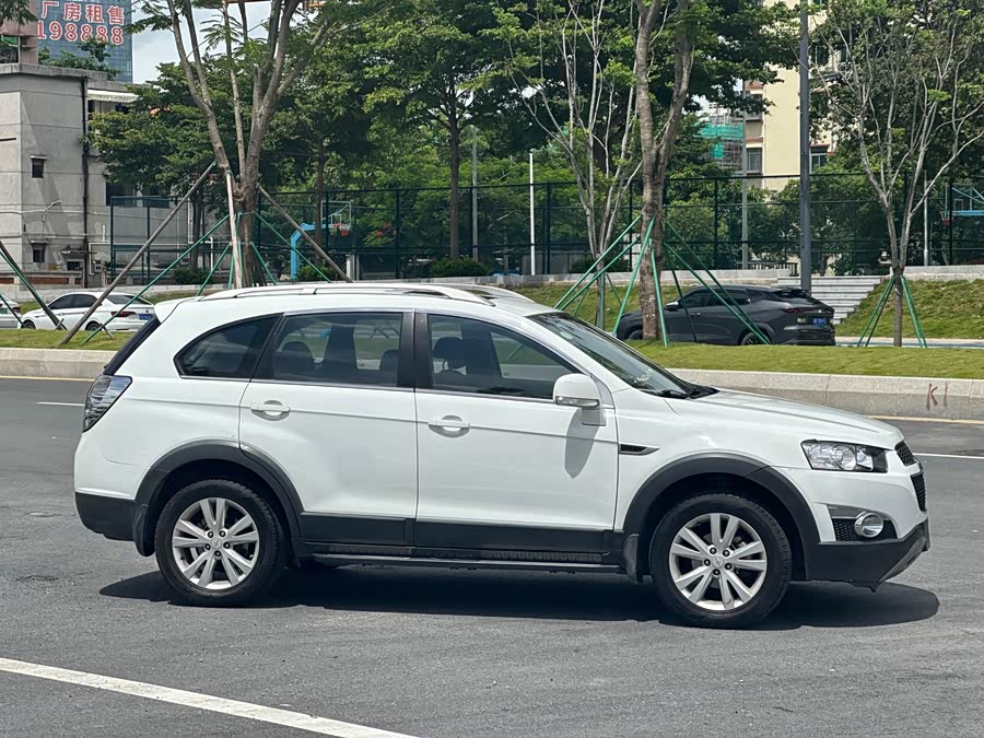 Chevrolet Captiva 2016 car image #13