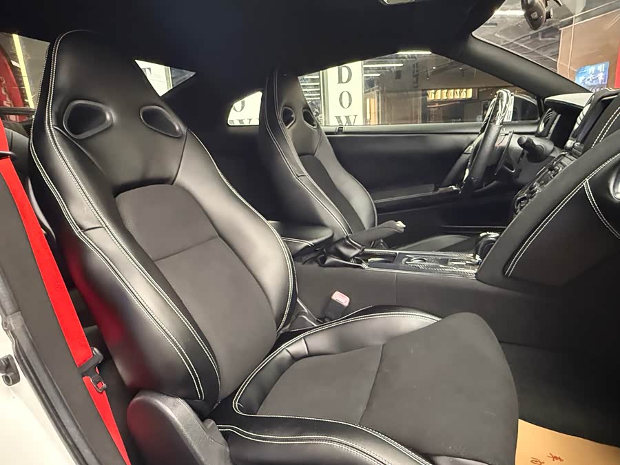 日产 日产GT-R 2010 汽车图片 #13