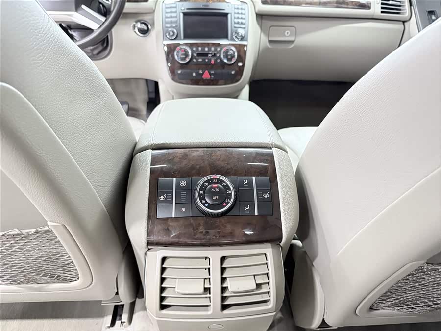 Mercedes-Benz R Class 2013 #13 Mercedes-Benz R Class 2013 car image #13