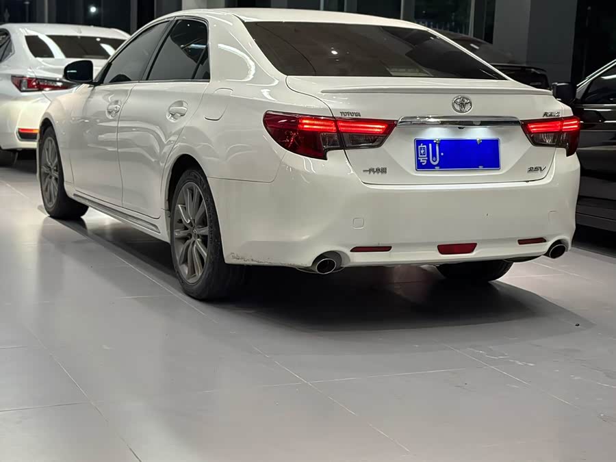 Toyota Reiz 2014 immagine di auto #13