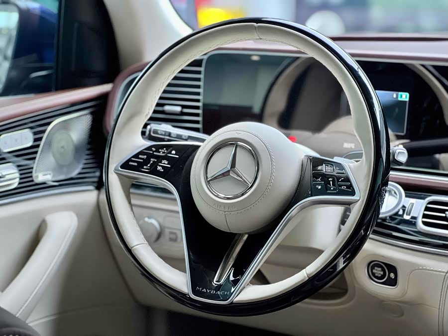 Mercedes-Benz Maybach GLS 2024 صورة سيارة #13