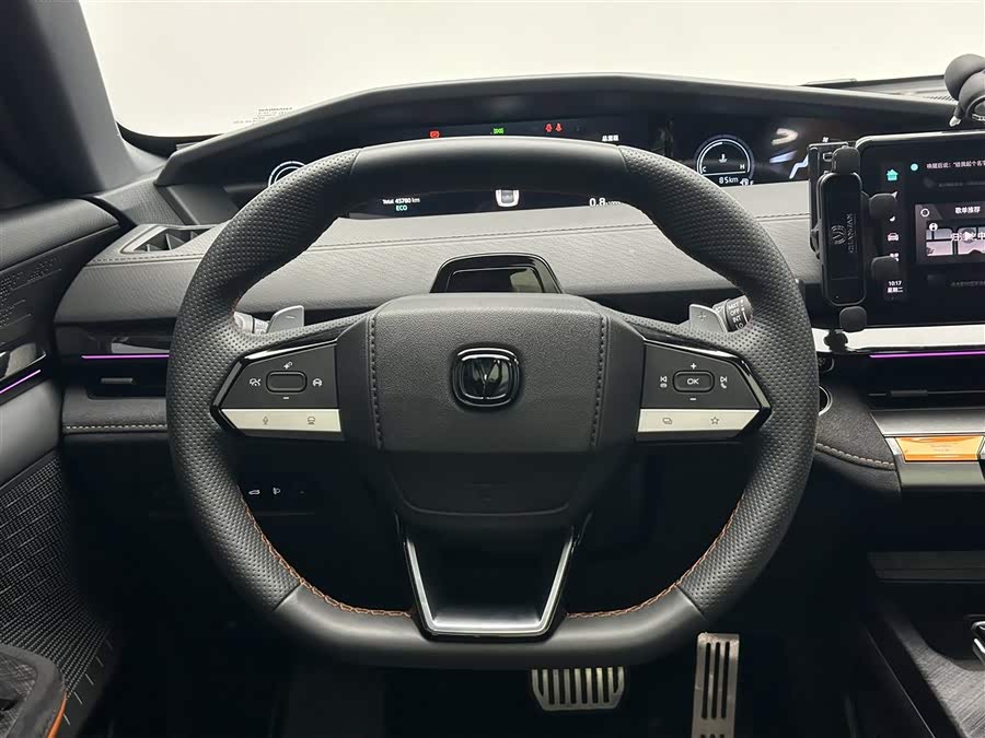 Changan UNI-V 2023 car image #13