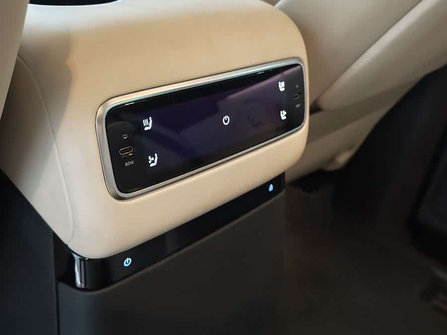 理想汽车 理想MEGA 2024 汽车图片 #13