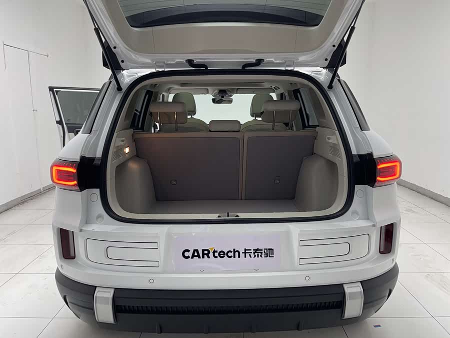 GEELY Monjaro MHEV 2023 car image #13