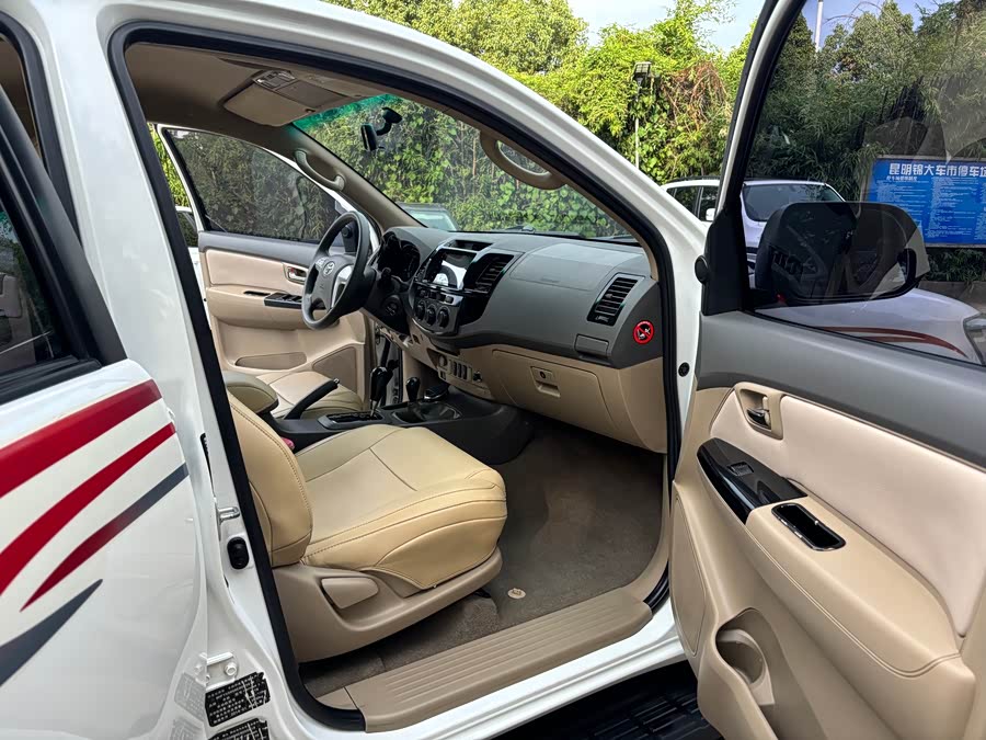 Toyota Fortuner 2014 #13 Toyota Fortuner 2014 immagine di auto #13