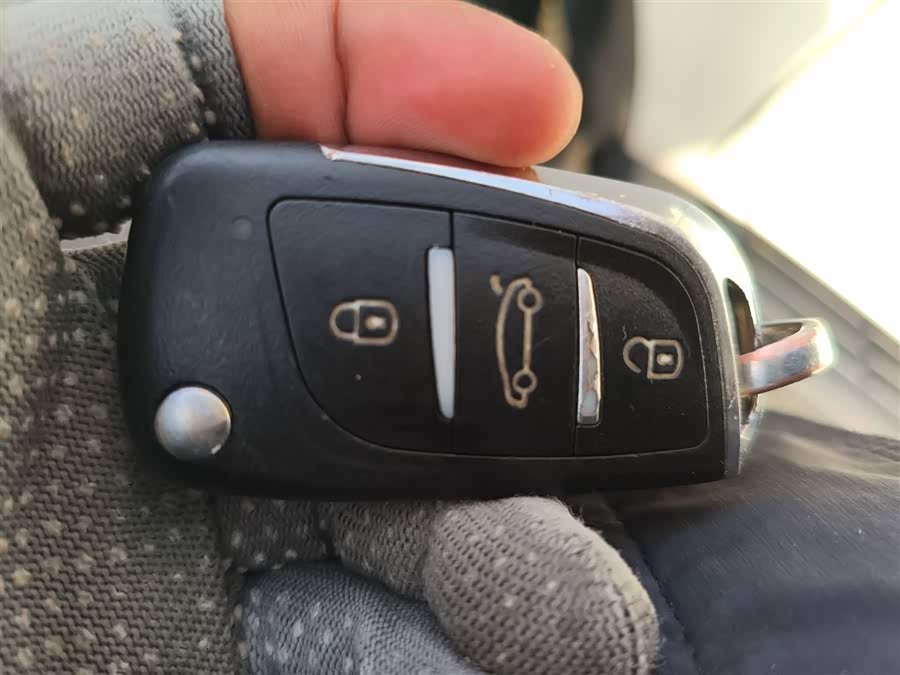 Toyota Fortuner 2017 صورة سيارة #13