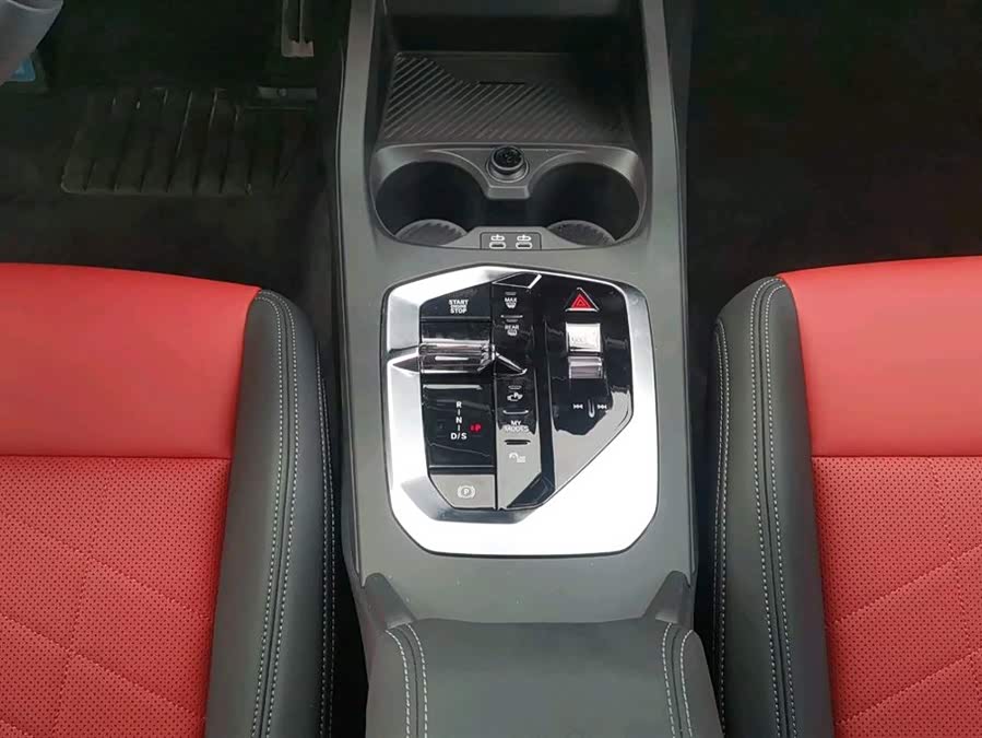 BMW M235L 2024 #13 BMW M235L 2024 car image #13