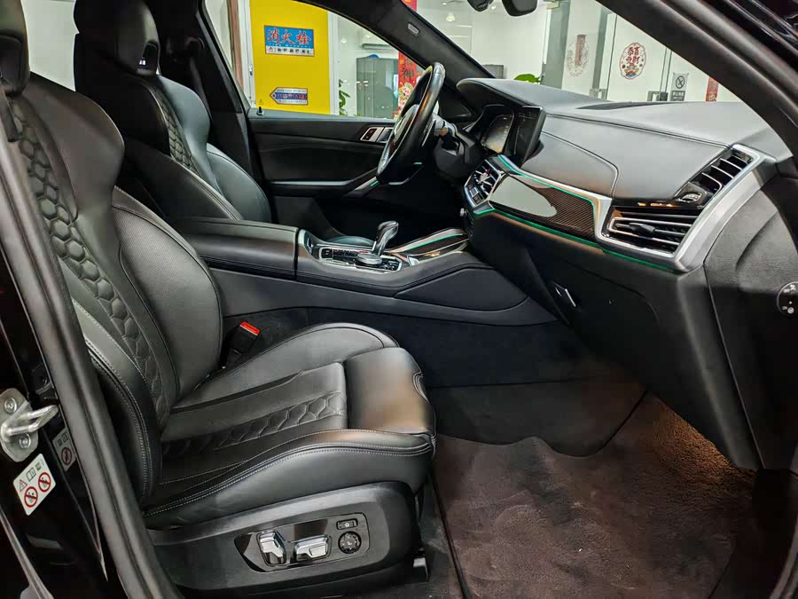 BMW X6 M 2021 car image #13