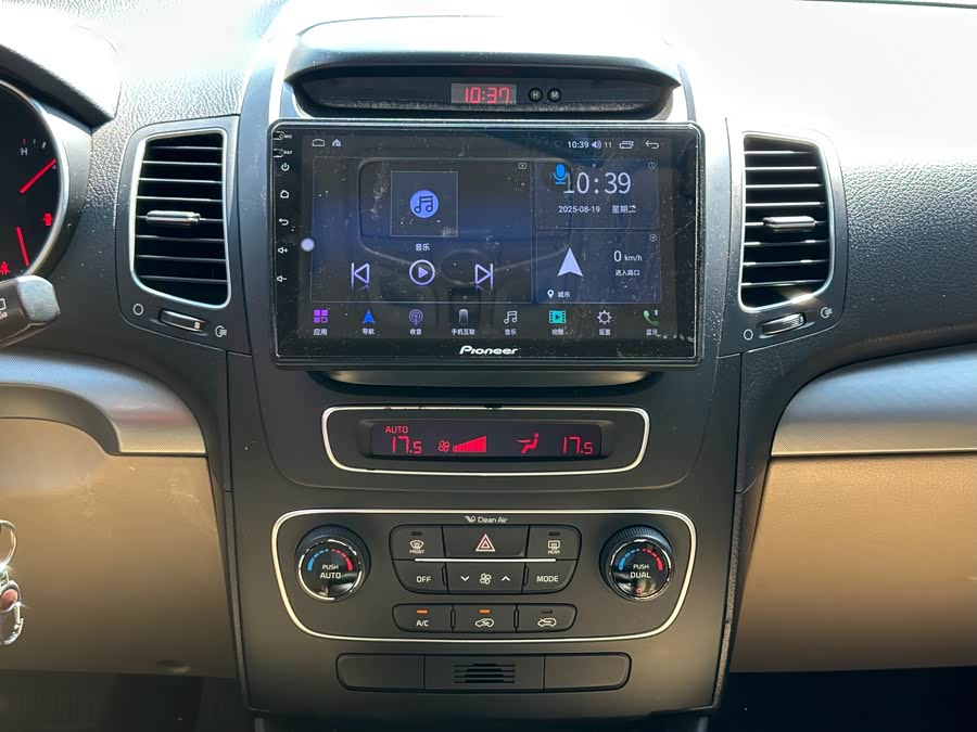 Kia Sorento 2014 изображение автомобиля #13