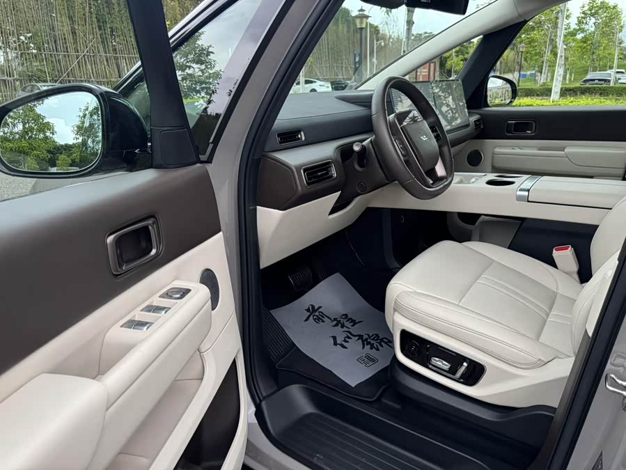 理想汽车 理想MEGA 2024 汽车图片 #13