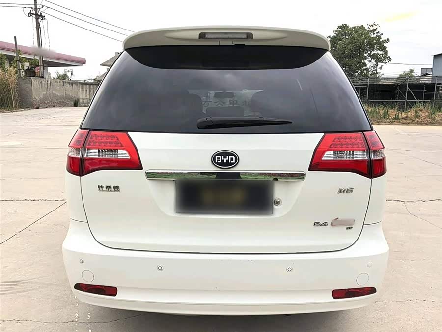 BYD M6 2016 car image #13