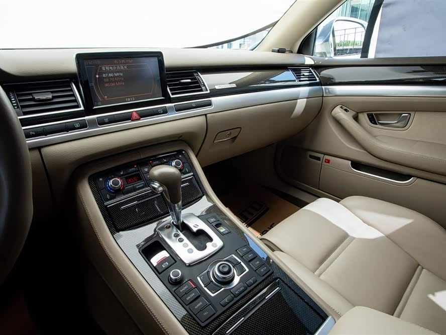 Audi S8 2009 car image #13