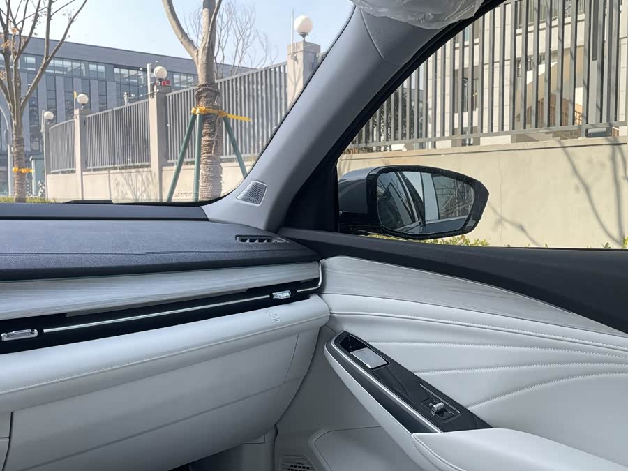 GEELY 2023 car image #13