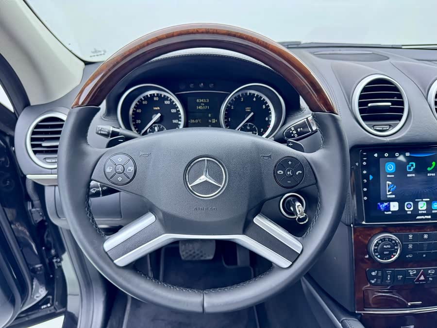 Mercedes-Benz GL Class 2011 car image #13