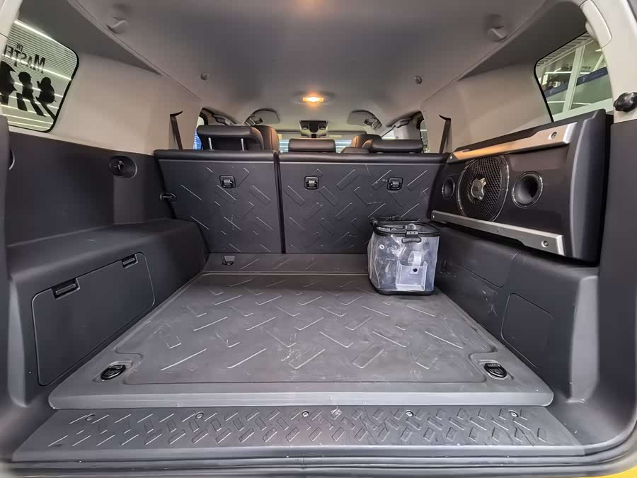 Toyota FJ Cruiser 2017 immagine di auto #13