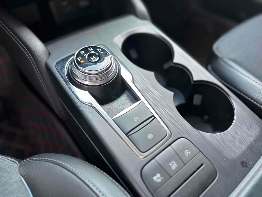 Ford Focus Active 2021 #13 Ford Focus Active 2021 car image #13