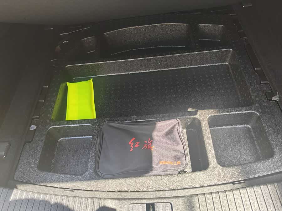 HongQi H9 2024 car image #13