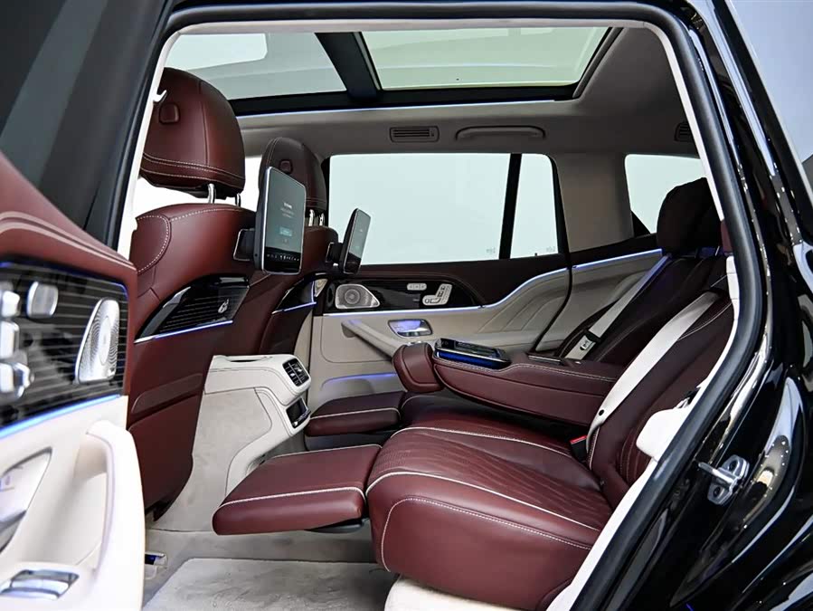 Mercedes-Benz Maybach GLS 2024 imagen de coche #13