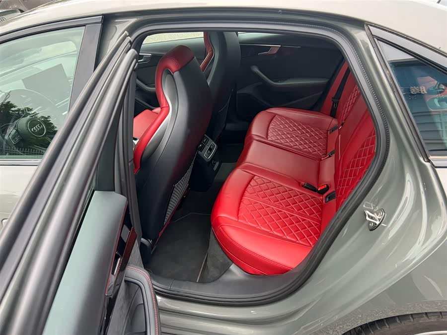 Audi S4 2023 صورة سيارة #13