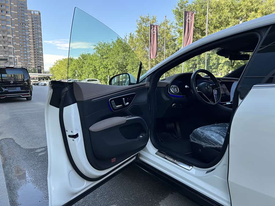 Mercedes-Benz EQS Class 2025 #13 Mercedes-Benz EQS Class 2025 car image #13