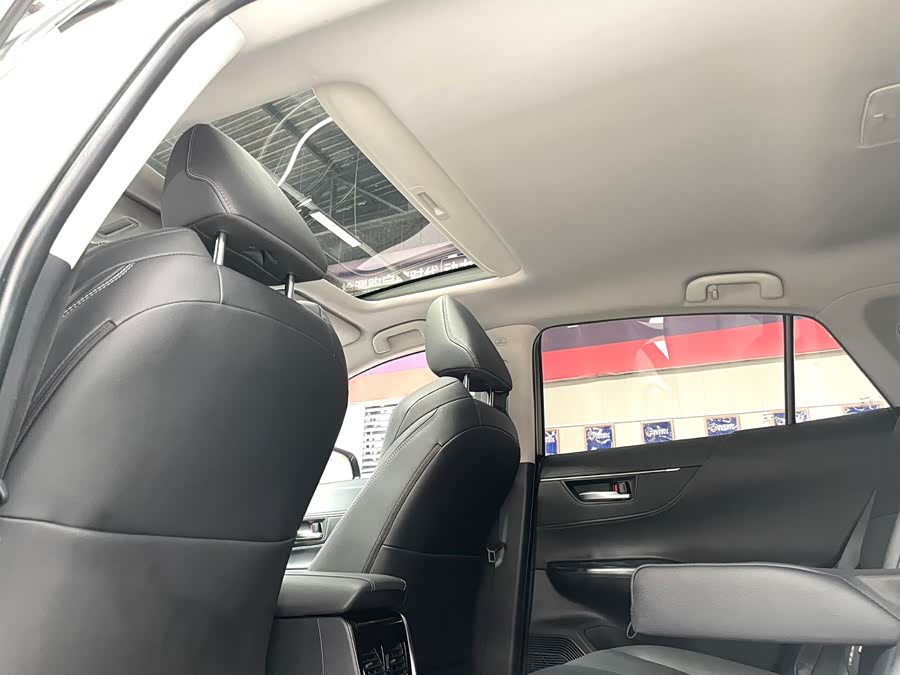 Toyota Venza 2023 car image #13