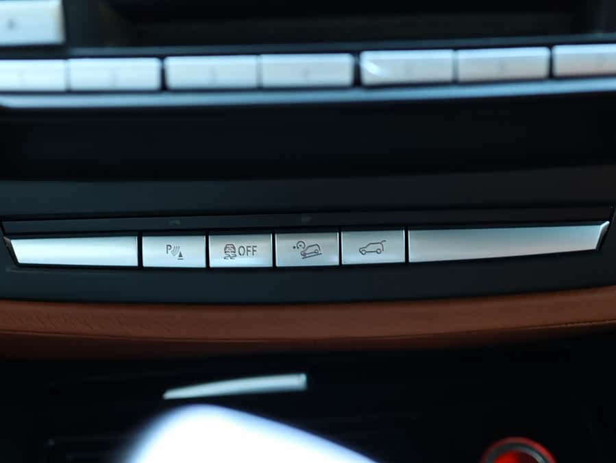 BMW X6 M 2012 car image #13