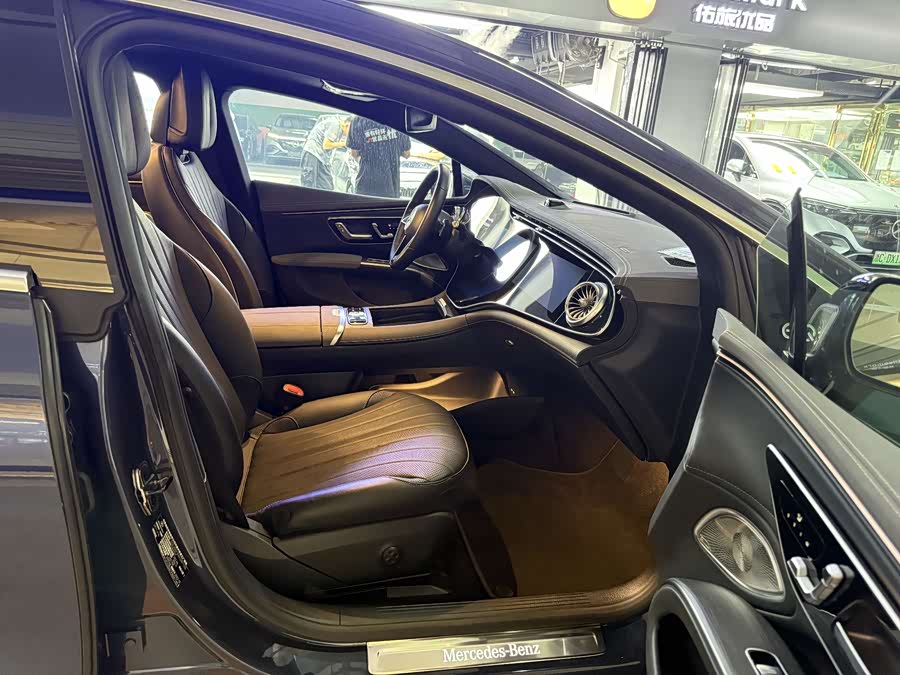 Mercedes-Benz EQS Class 2023 car image #13