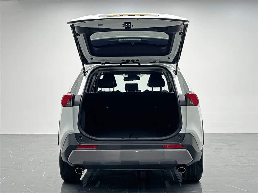 Toyota RAV4 2023 image de voiture #13