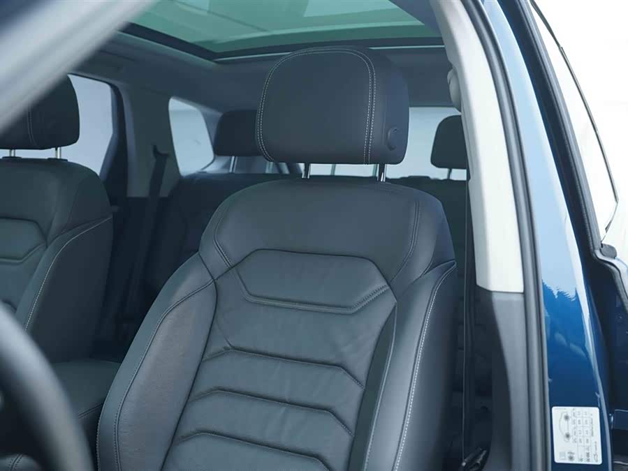 Volkswagen Touareg 2019 car image #13