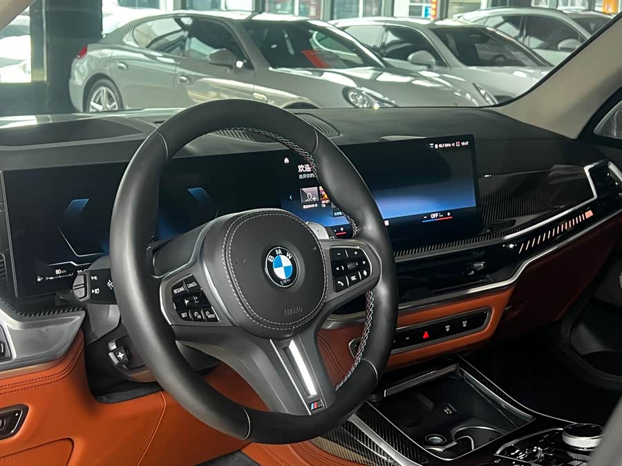 BMW X7 M60i 2023 car image #13