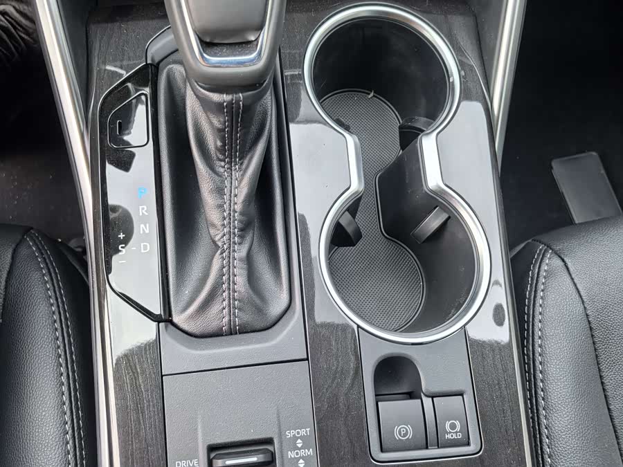 Toyota Crown Kluger 2025 car image #13