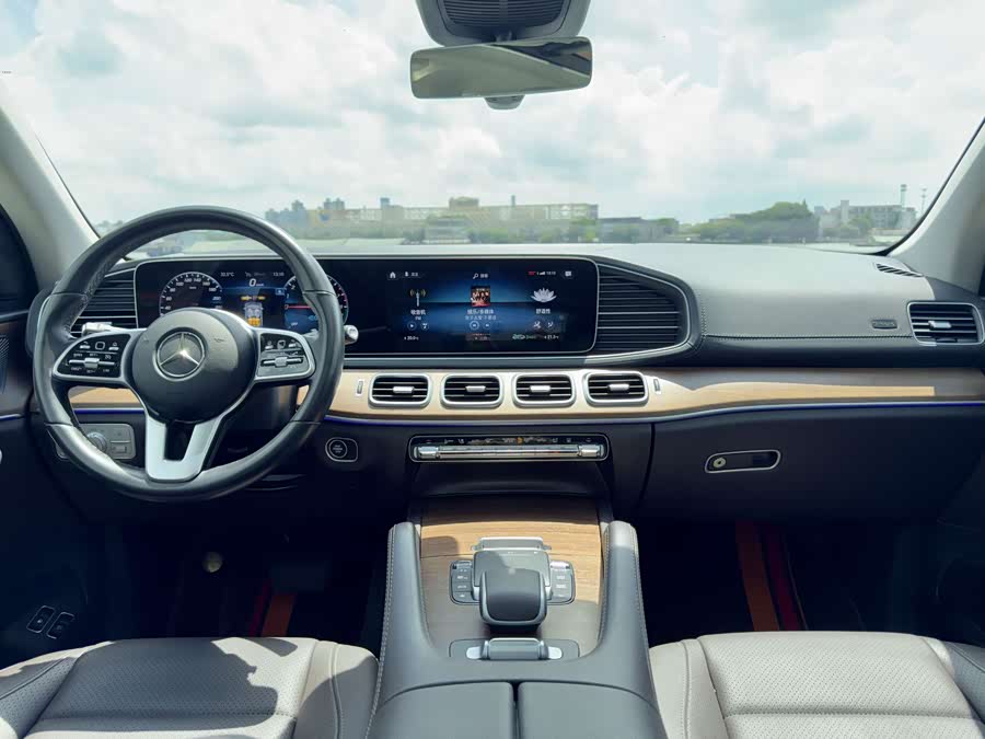 Mercedes-Benz GLE Class New Energy 2022 car image #13