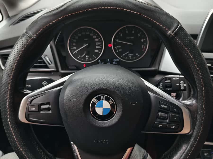 BMW 2 Series Tourer 2017 صورة سيارة #13