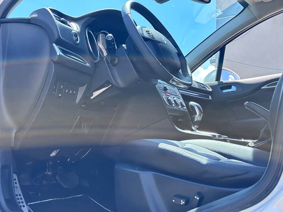 Citroen C4L 2015 car image #13