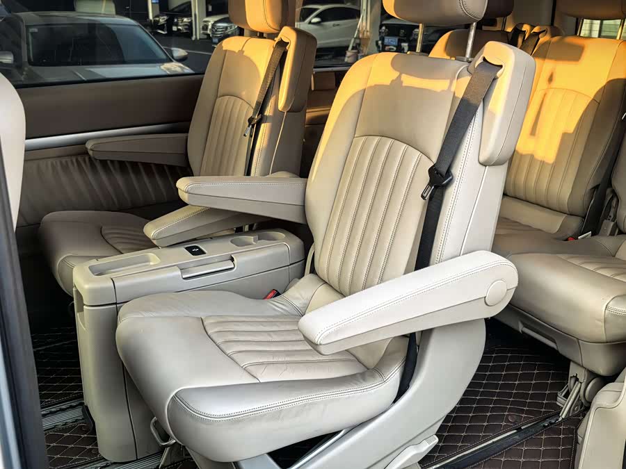 奔驰 唯雅诺 2011 汽车图片 #13