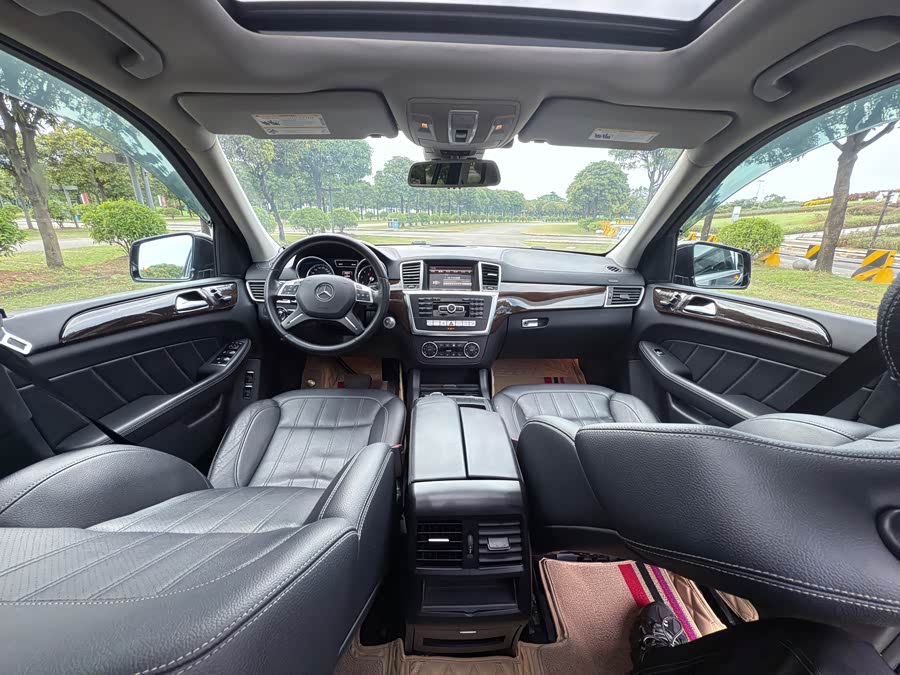 Mercedes-Benz GL Class 2017 immagine di auto #13