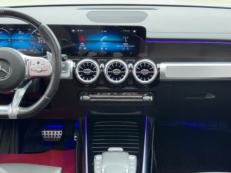 Mercedes-Benz GLB AMG 2022 immagine di auto #13